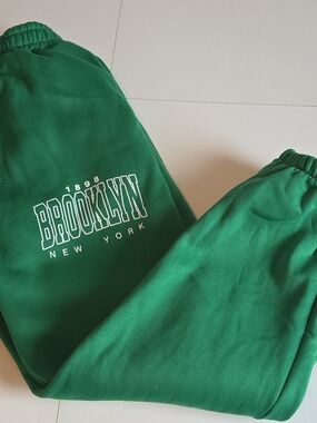 Brooklyn New York Green Sweatpants Womens L